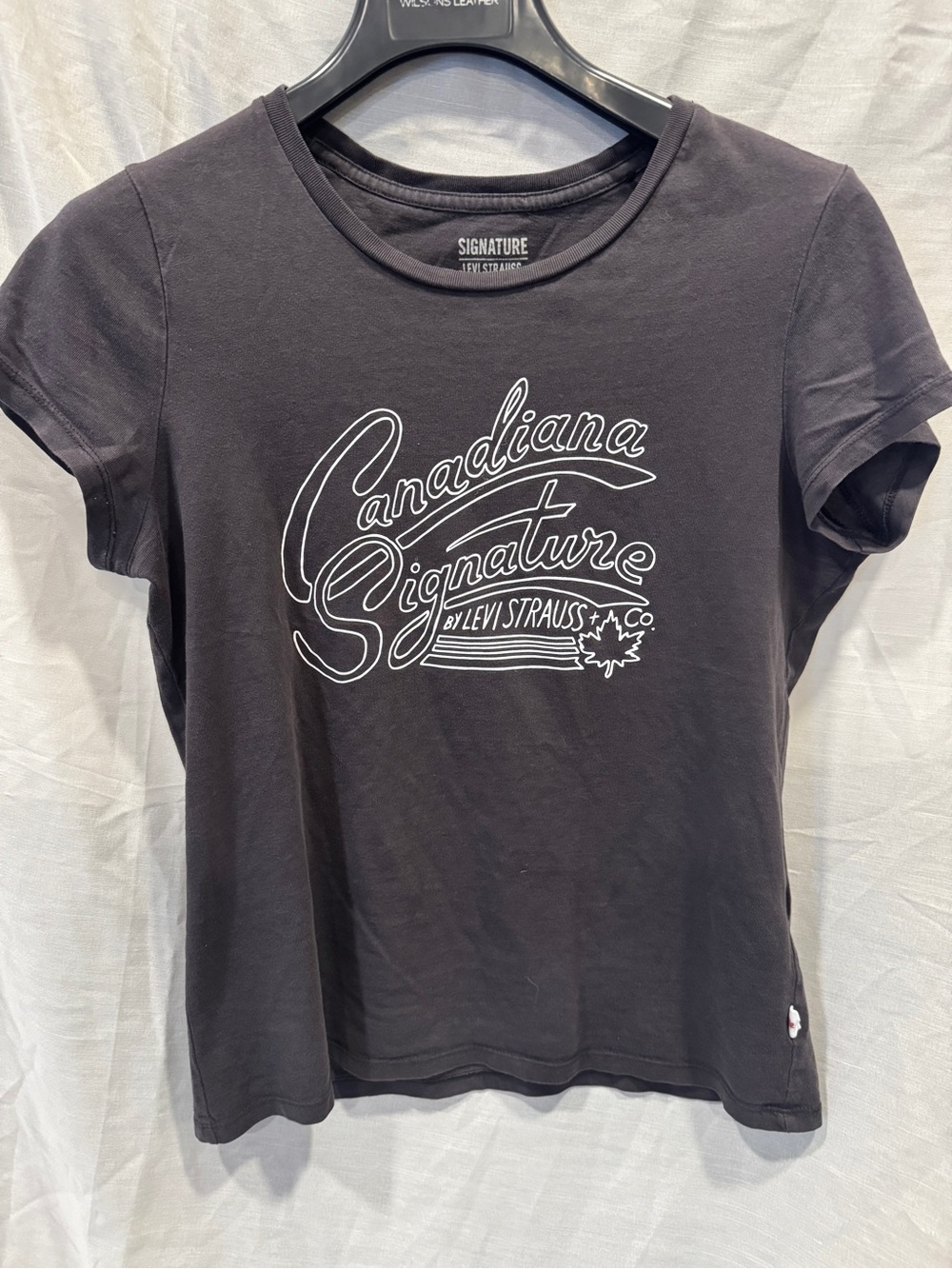 Levi's Black Short Sleeve Graphic Tee with White Script